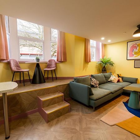 Aaron Wise - 51 Fitzhamon Apartments Кардифф Экстерьер фото