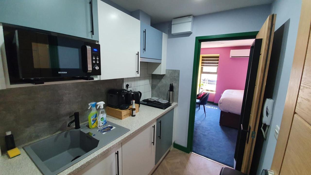 Aaron Wise - 51 Fitzhamon Apartments Кардифф Экстерьер фото