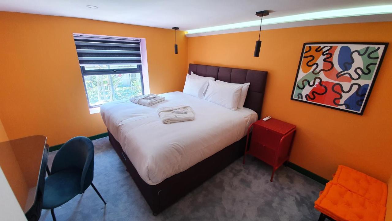 Aaron Wise - 51 Fitzhamon Apartments Кардифф Экстерьер фото