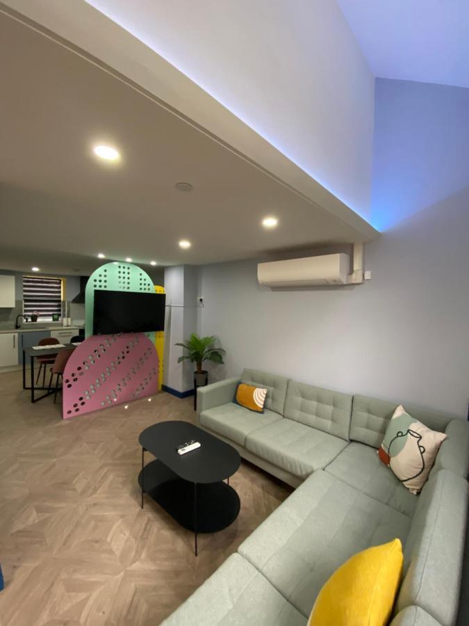 Aaron Wise - 51 Fitzhamon Apartments Кардифф Экстерьер фото