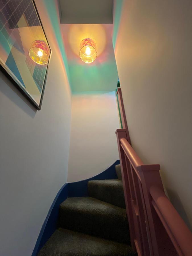 Aaron Wise - 51 Fitzhamon Apartments Кардифф Экстерьер фото