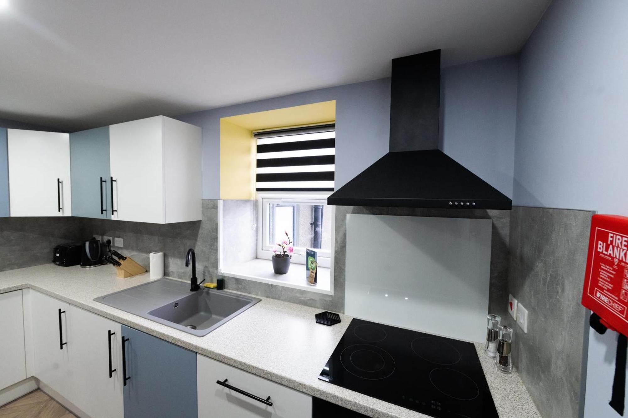 Aaron Wise - 51 Fitzhamon Apartments Кардифф Экстерьер фото