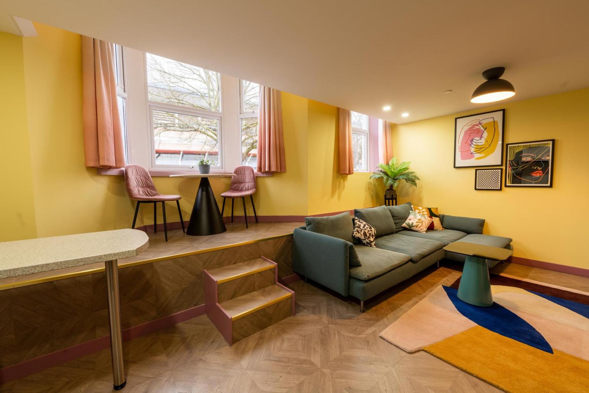 Aaron Wise - 51 Fitzhamon Apartments Кардифф Экстерьер фото