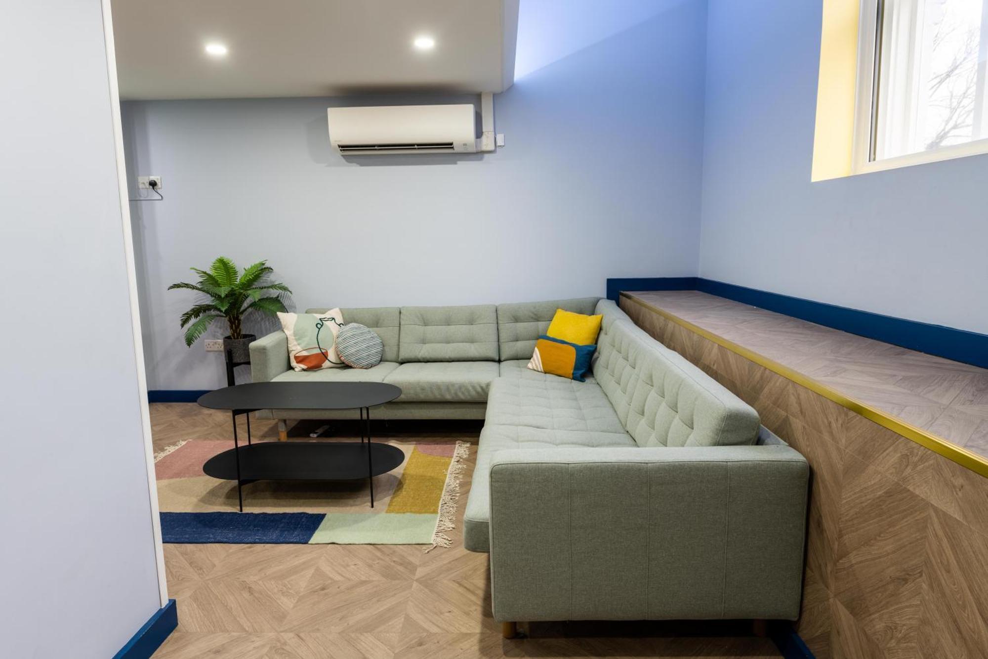 Aaron Wise - 51 Fitzhamon Apartments Кардифф Экстерьер фото