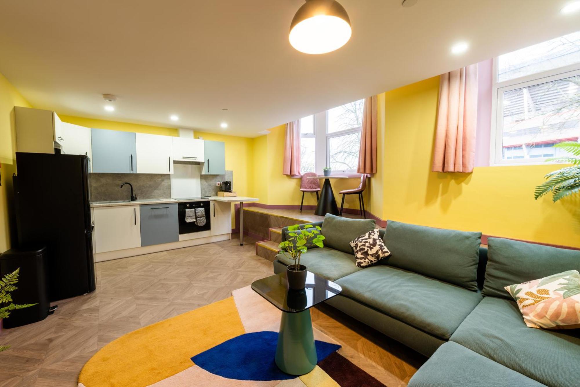 Aaron Wise - 51 Fitzhamon Apartments Кардифф Экстерьер фото
